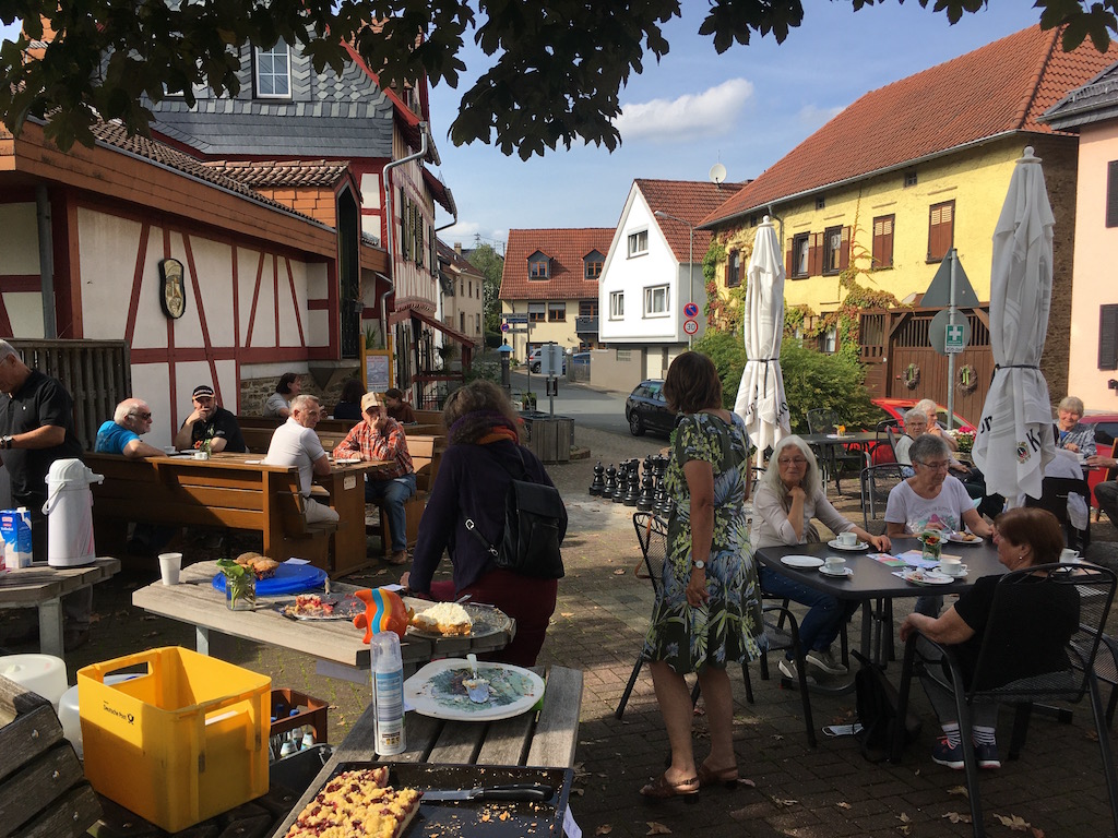 „Café Jedermann“  startet wieder